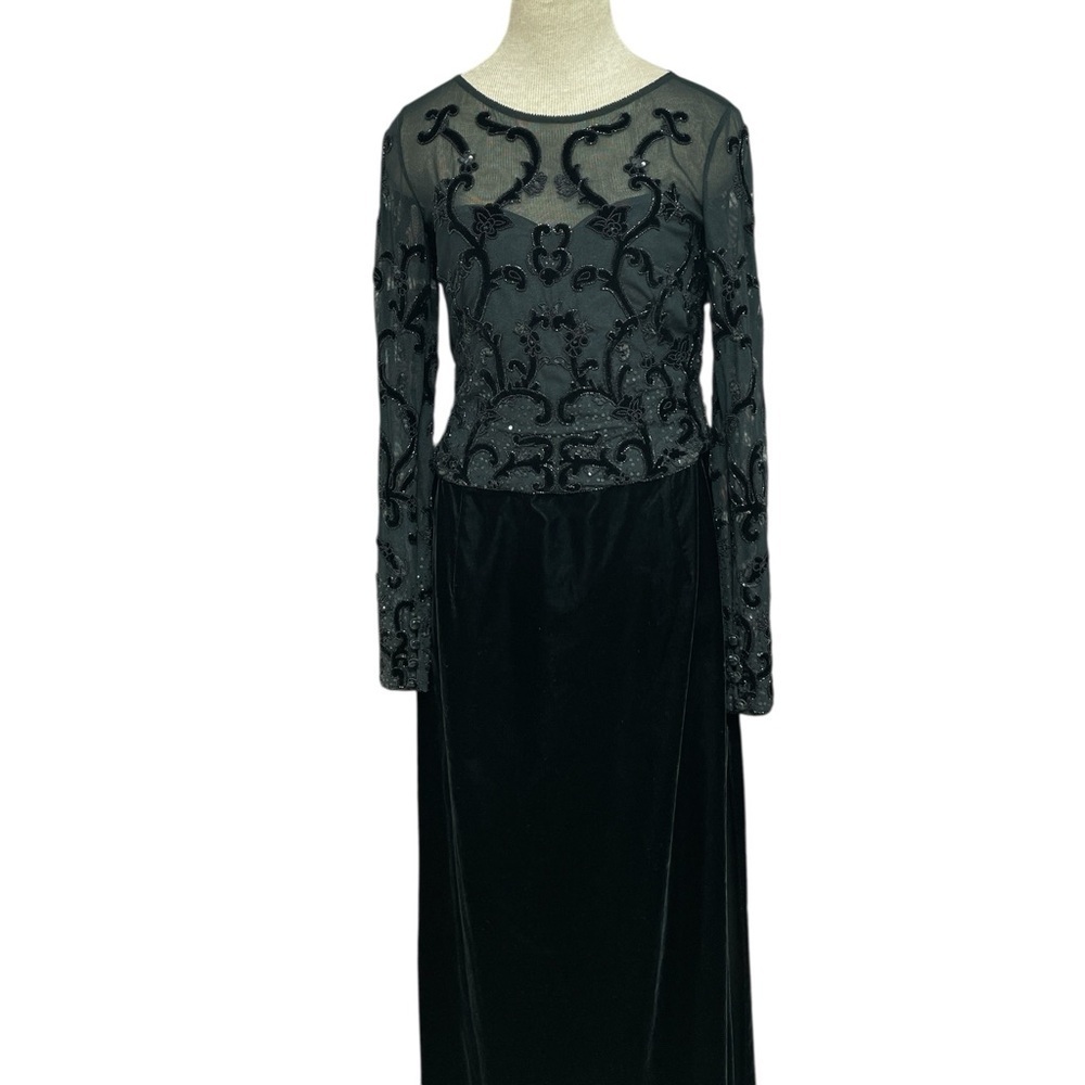 Elegant Black Embellished Evening Dress